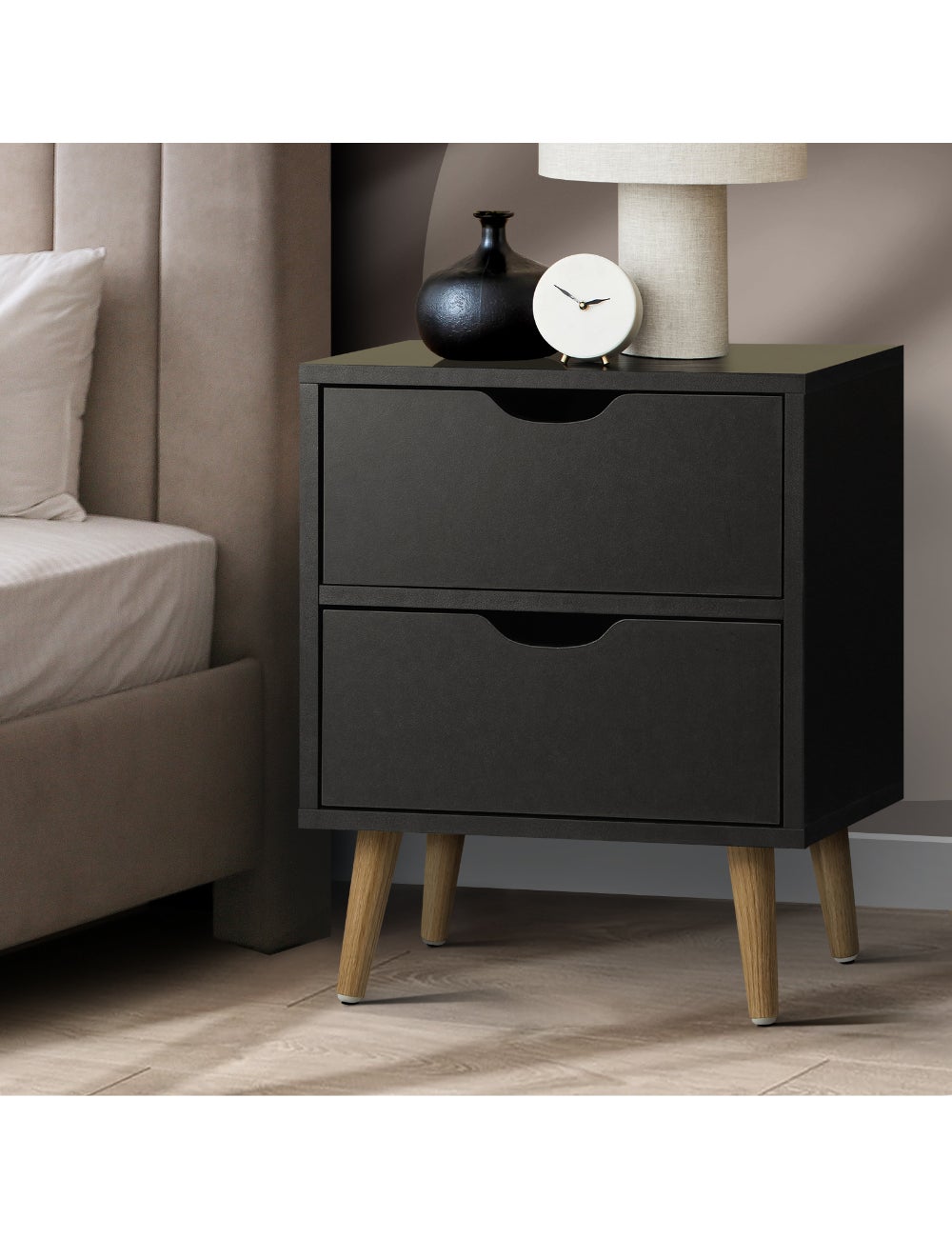 Black side table deals bedroom