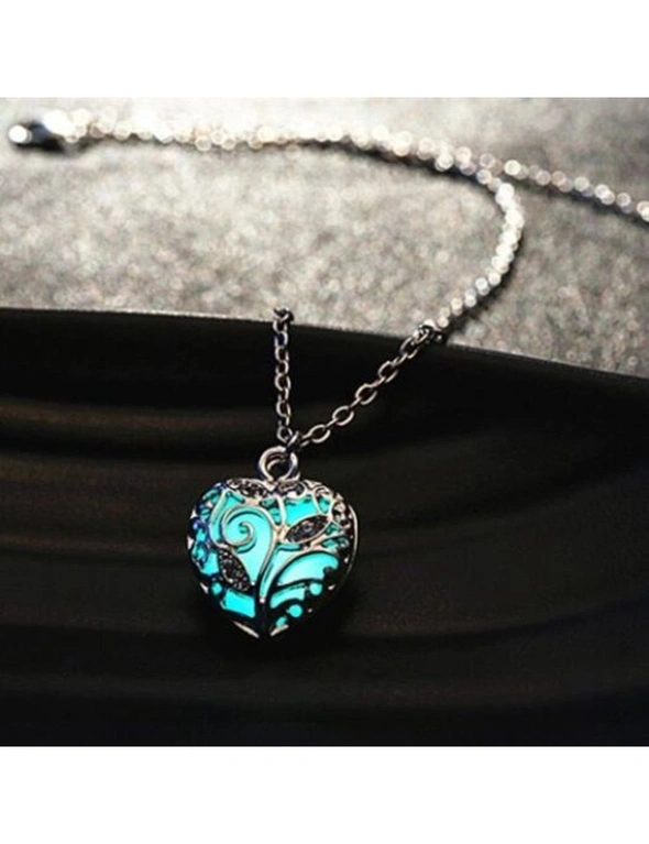 Sweet Luminous Heart Necklace For Women- Random Color, hi-res image number null