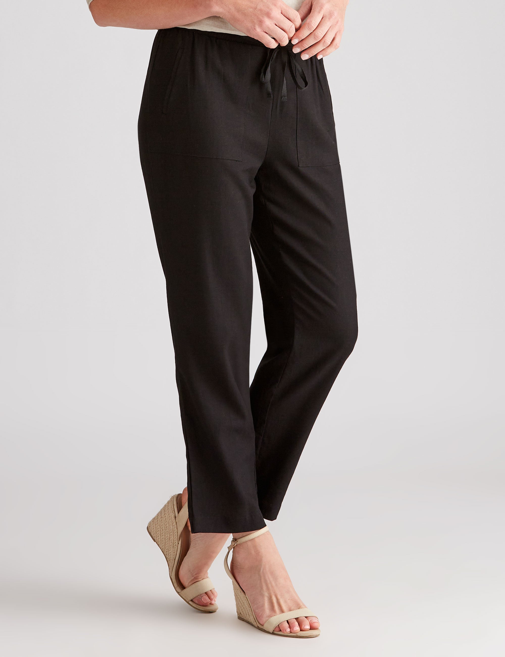 NONI B POCKET DRAWSTRING LINEN PANTS | Liz Jordan