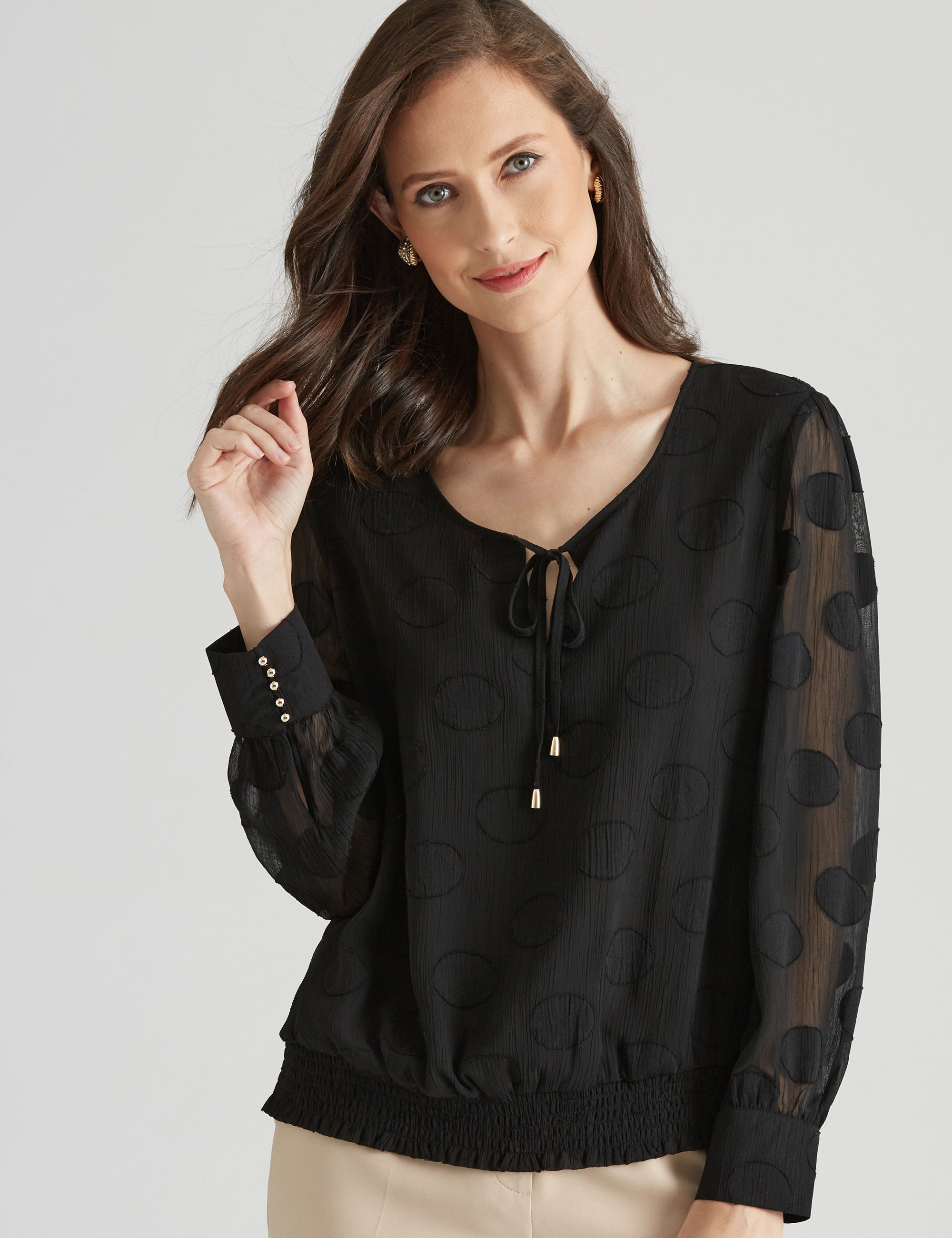 Noni B Shirred Hem Jacquard Spot Top | Liz Jordan