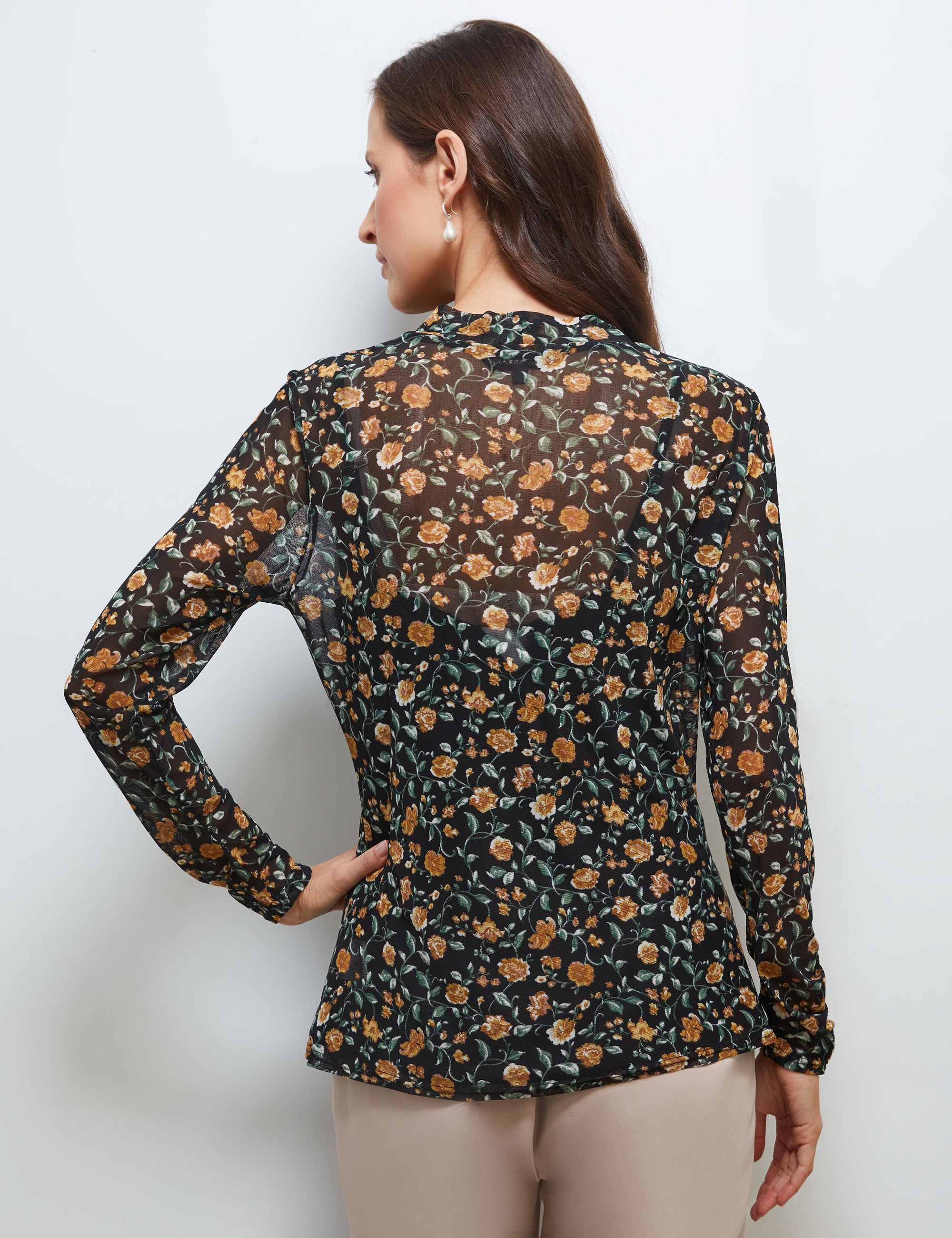 GATHER FRONT FLORAL MESH TOP | Noni B