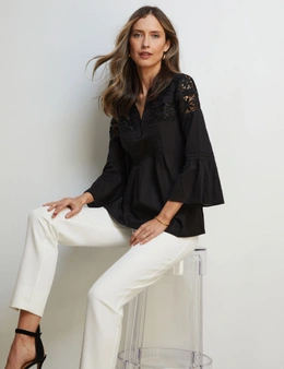 V-NECK LACE PANEL TOP