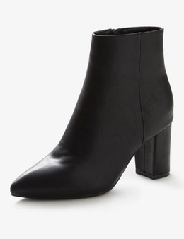 Riversoft Bridget Pointed Toe Boot