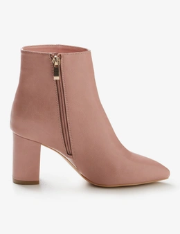 Riversoft Bridget Pointed Toe Boot